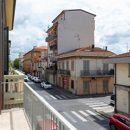 La Suite 2 Ondina Viareggio 200M From Sea - Happy Rentals Luaran gambar