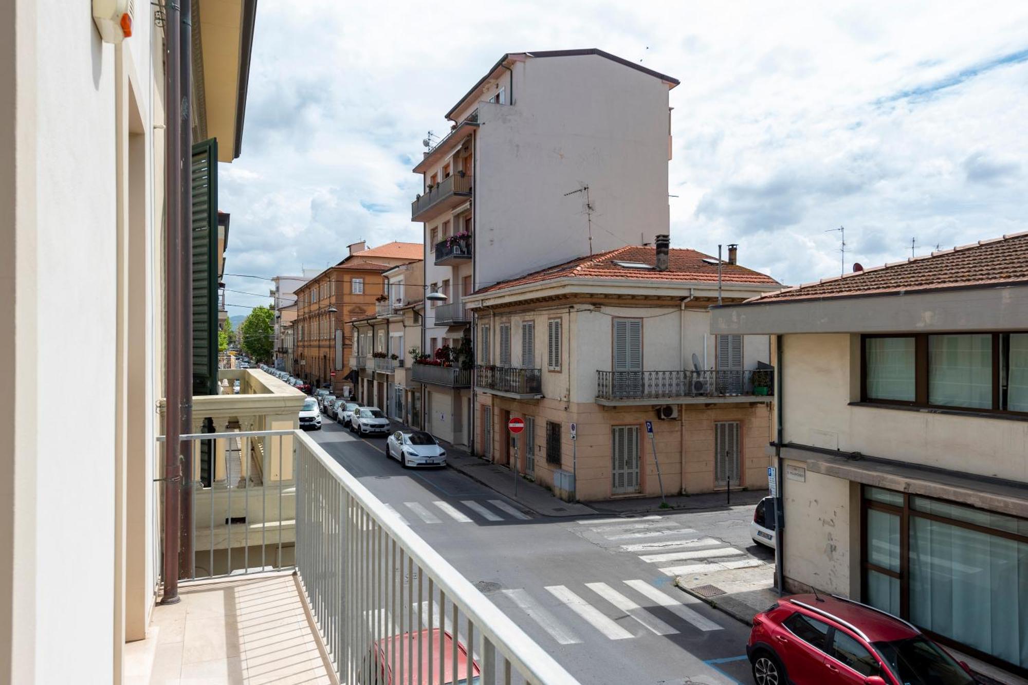 La Suite 2 Ondina Viareggio 200M From Sea - Happy Rentals Luaran gambar