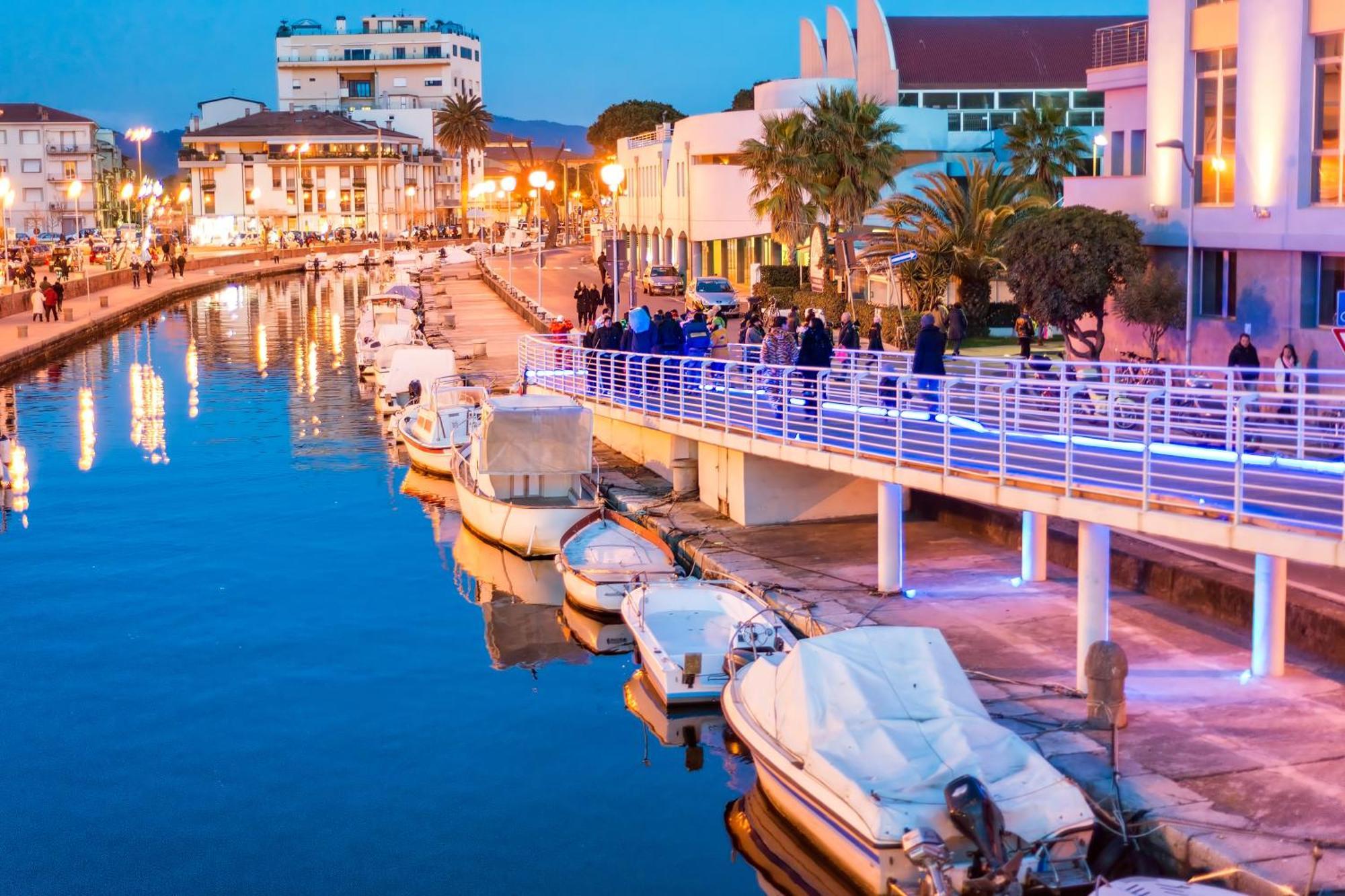 La Suite 2 Ondina Viareggio 200M From Sea - Happy Rentals Luaran gambar